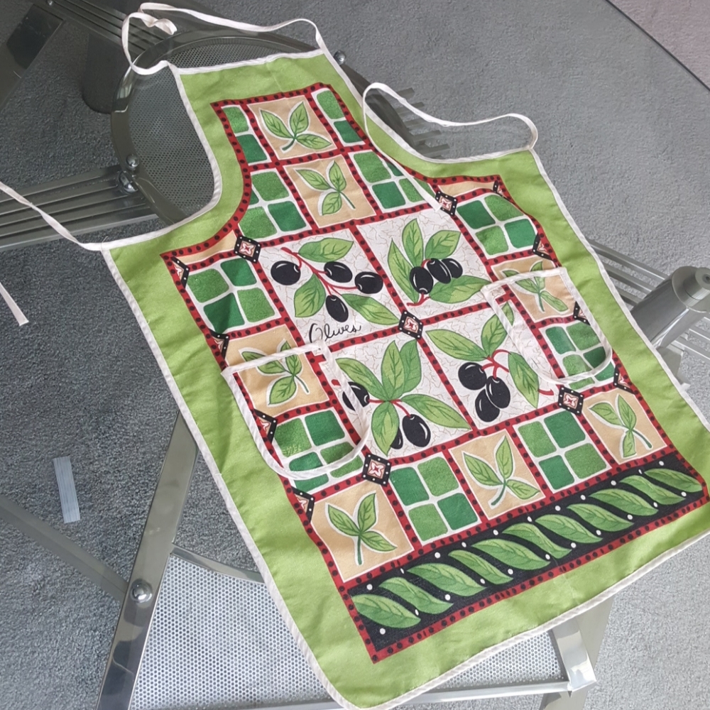 Apron. Olives. Kitchen apron.
